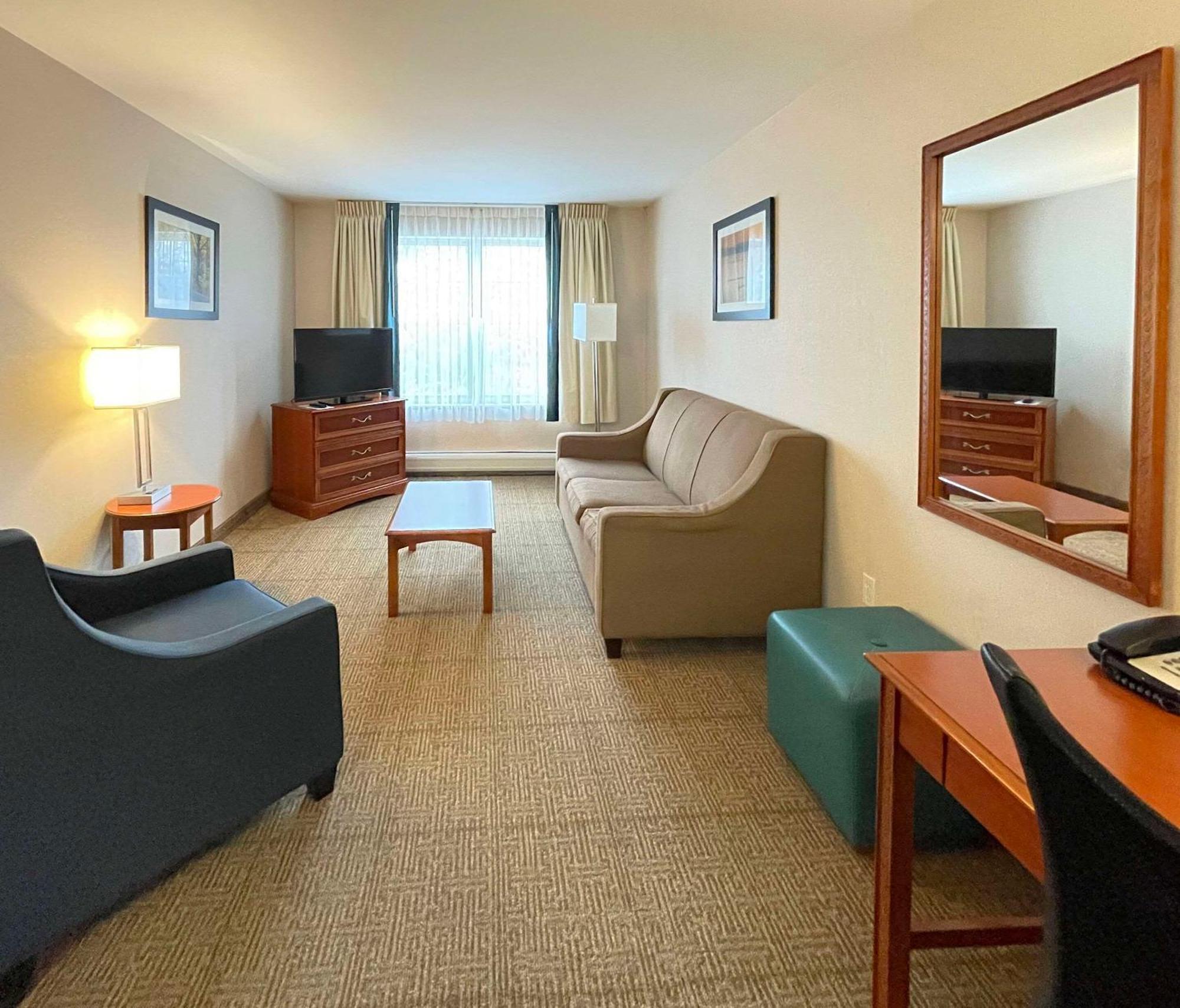 Smart Suites, Ascend Hotel Collection South Burlington Bagian luar foto