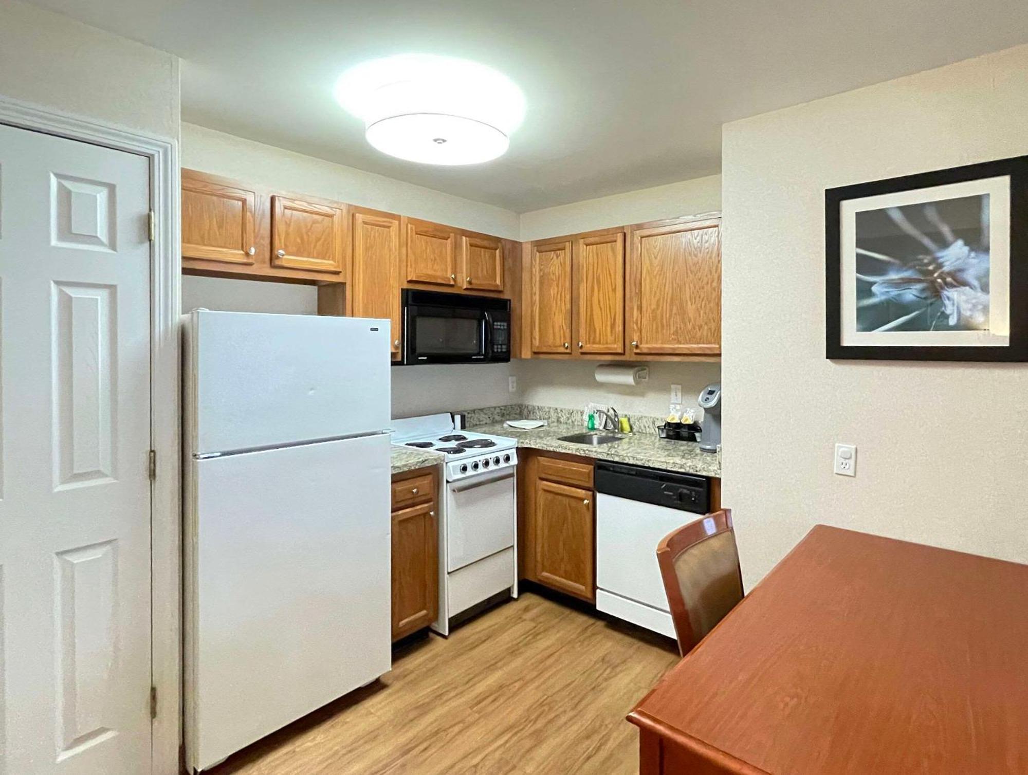 Smart Suites, Ascend Hotel Collection South Burlington Bagian luar foto